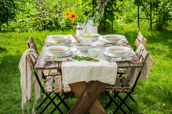 Table de jardin : quel matériau choisir pendant l'achat ?