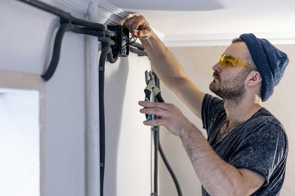 Votre dépannage express avec un électricien à Lattes